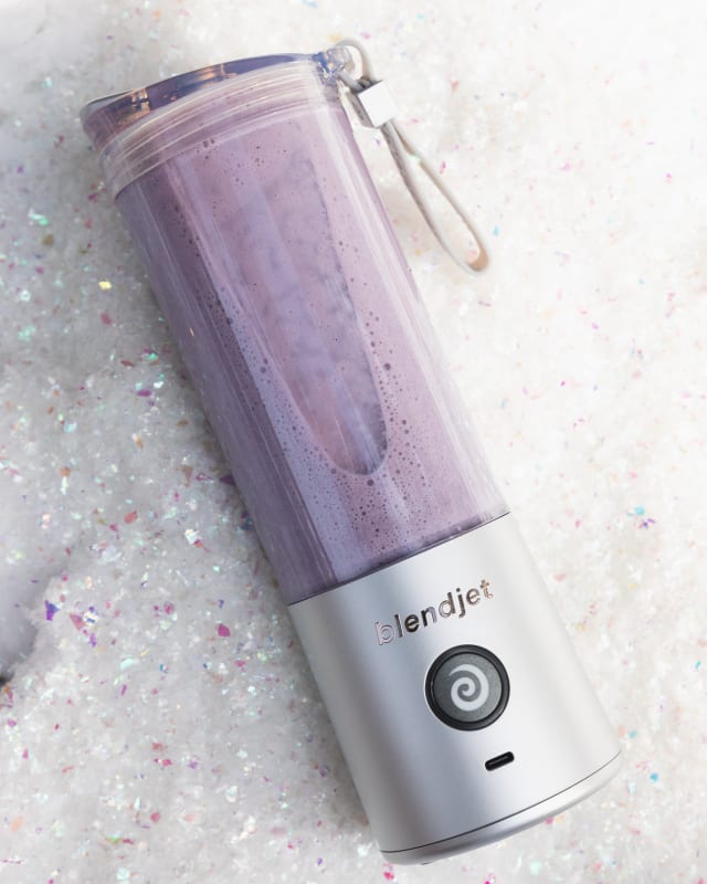 Refreshing Blackberry Peach Smoothie Recipe for BlendJet 2 - Quick, Healthy, and Bursting with Flavor!
